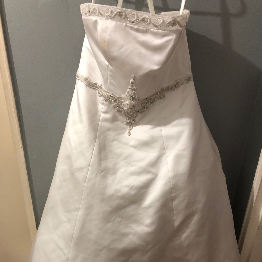 Plus size wedding gown